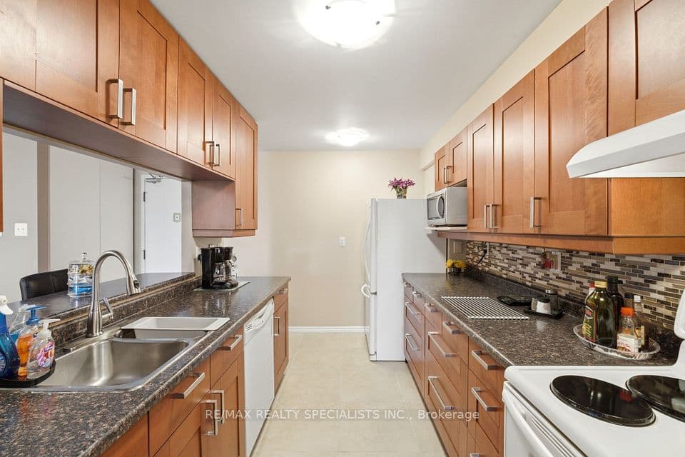 4205 Shipp Drive 404, Mississauga, ON L4Z 2Y9 – photo 3