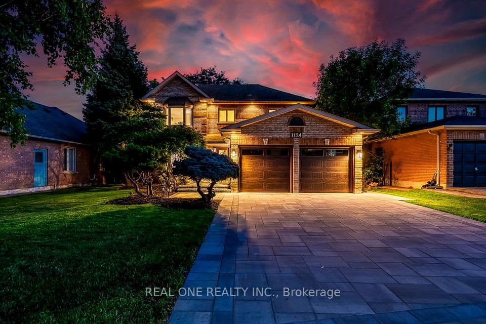 1124 Thoresby Drive, Oakville, ON L6J 7M6 – main photo