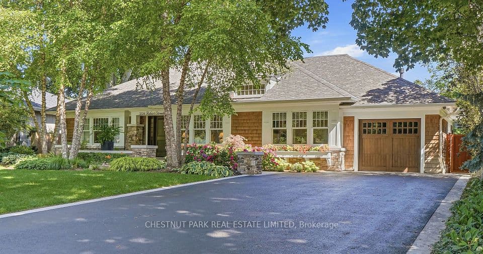 3226 Robert Street, Burlington, ON L7N 1E7 – main photo