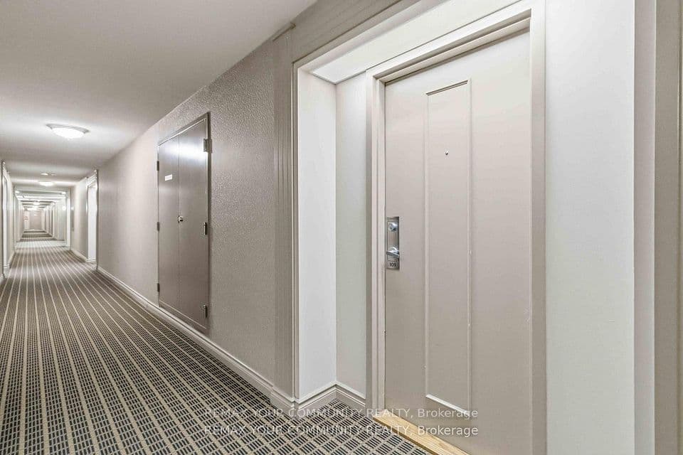 135 Hillcrest Avenue 1109, Mississauga, ON L5B 4B1 – photo 3