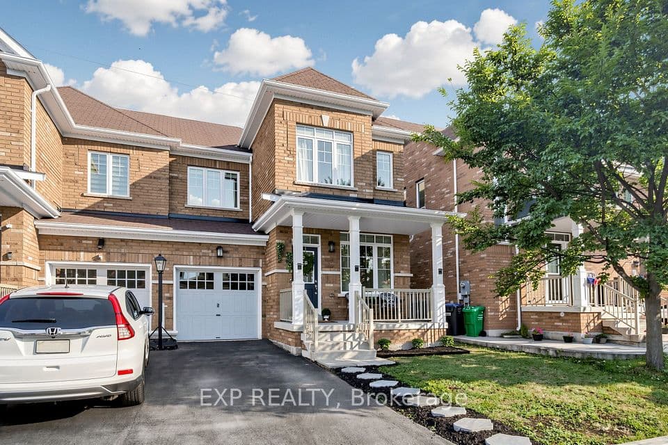 10 Borrelli Drive, Brampton, ON L6Y 5W9 – main photo