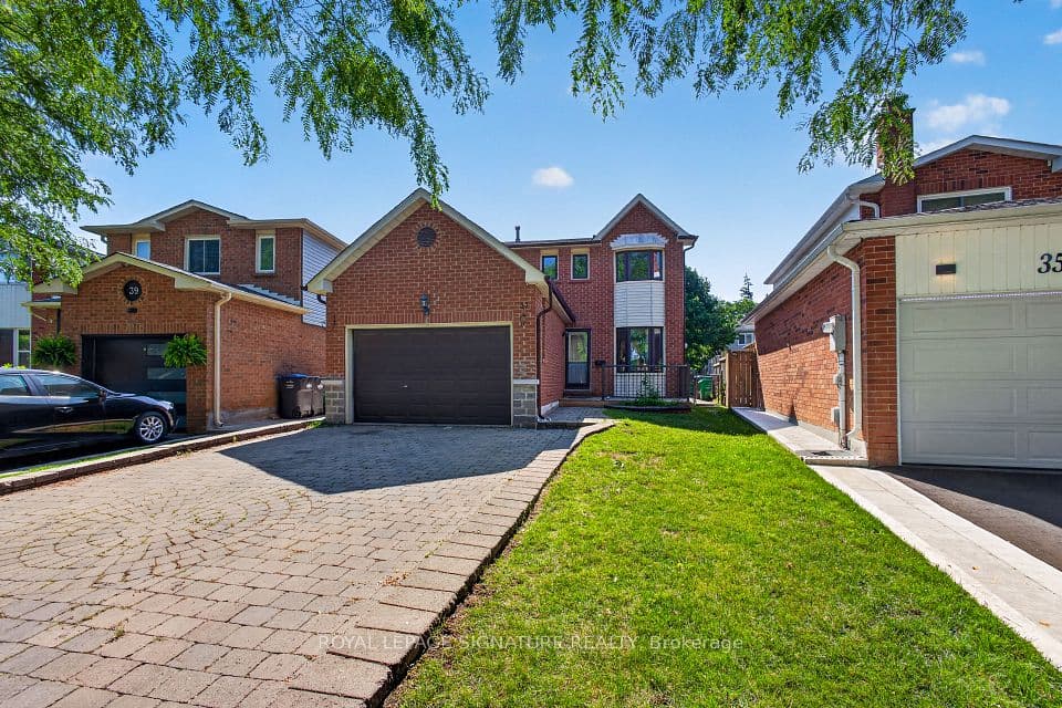 37 Oleander Crescent, Brampton, ON L6Z 2C1 – main photo
