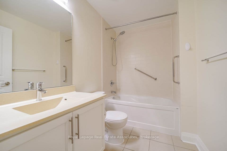 1 Hurontario Street 308, Mississauga, ON L5G 0A3 – photo 3