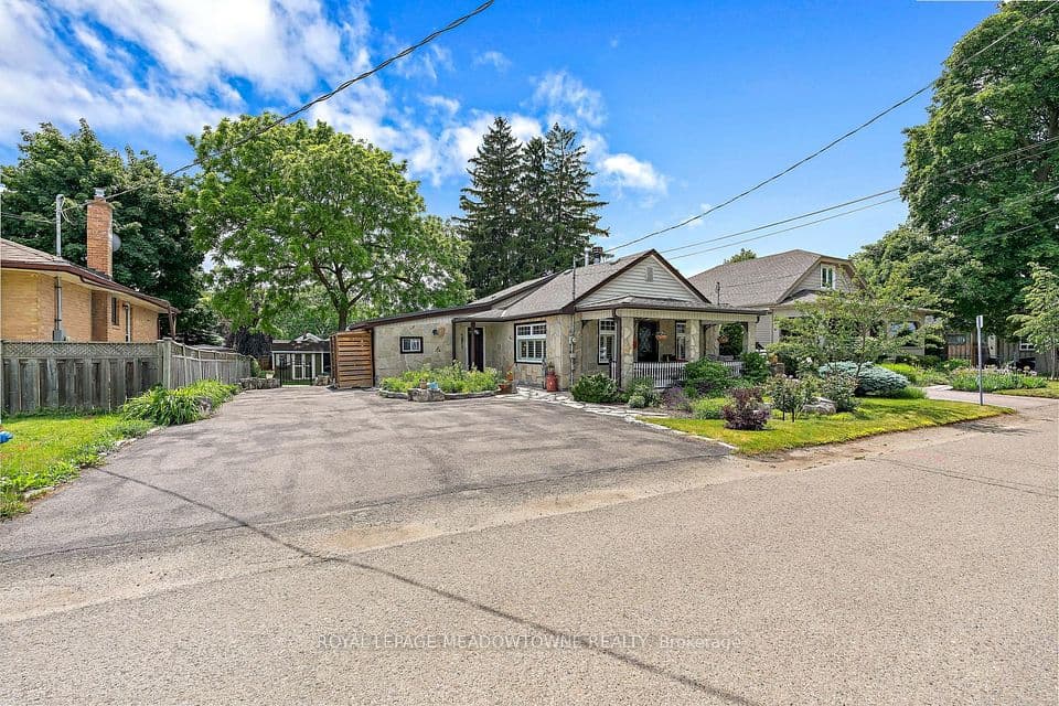 30 Victoria Street, Halton Hills, ON L7G 3N6 – photo 2