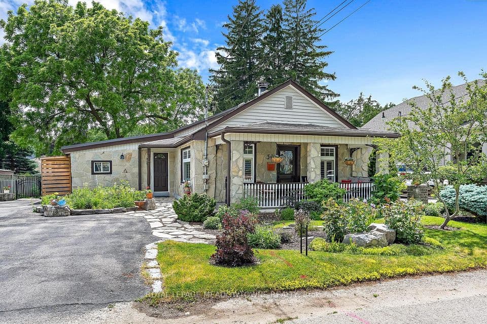 30 Victoria Street, Halton Hills, ON L7G 3N6 – main photo