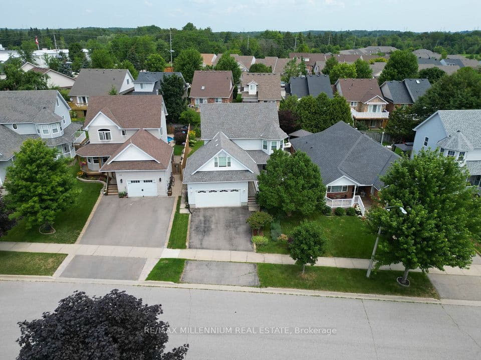 99 Dairy Drive, Halton Hills, ON L7J 2Y1 – photo 2