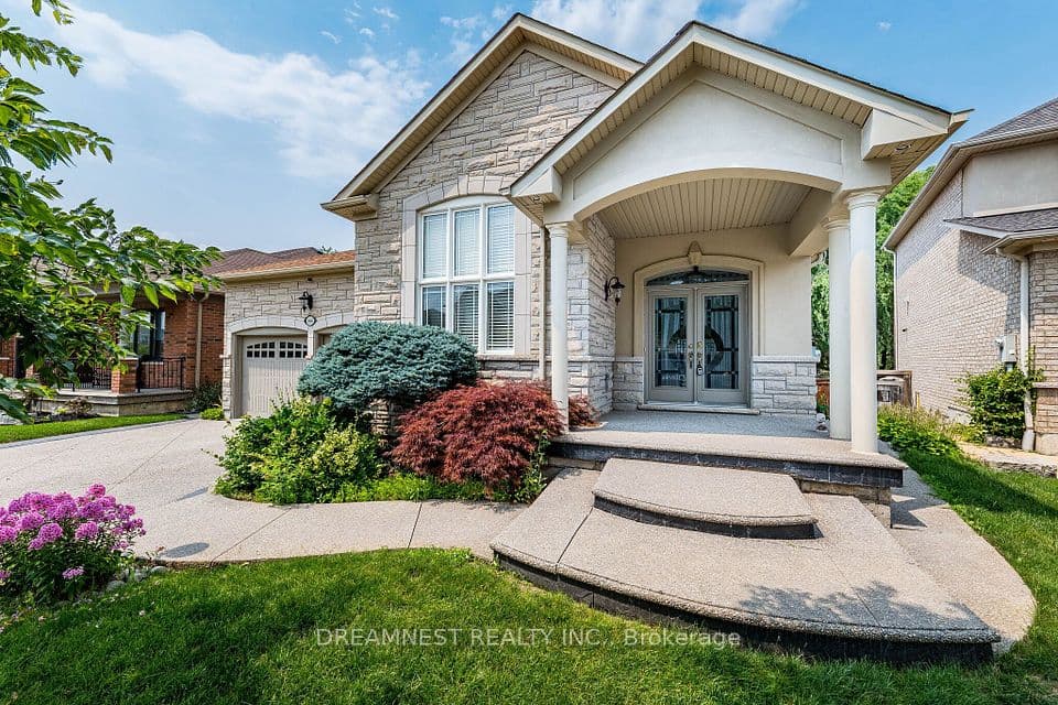 1515 Stewart Crescent, Milton, ON L9T 6P8 – main photo