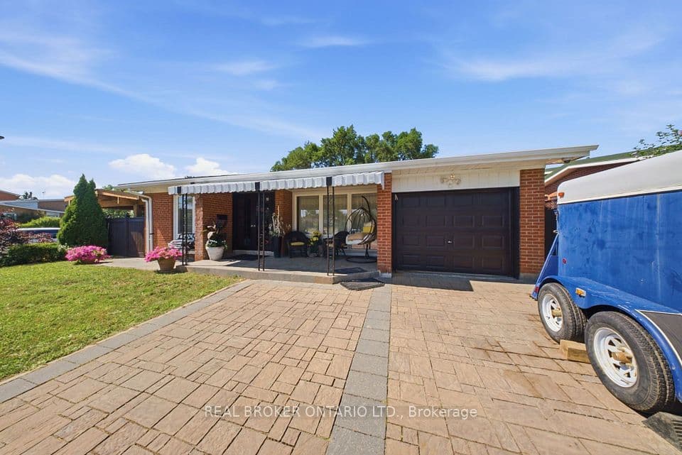 21 Kendleton Drive, Toronto, ON M9V 1T9 – main photo