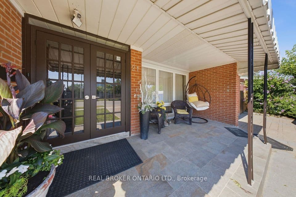 21 Kendleton Drive, Toronto, ON M9V 1T9 – photo 2
