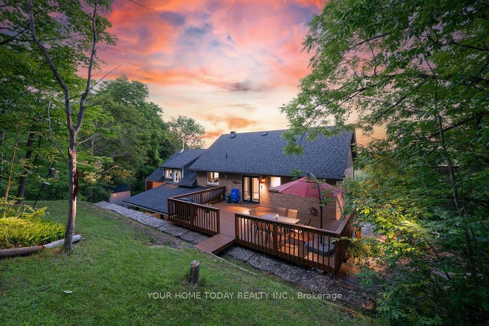 15585 Clayhill Road, Halton Hills, ON L7G 4S8 – main photo