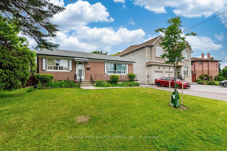 6939 Justine Drive, Mississauga, ON L4T 1M4 – photo 2
