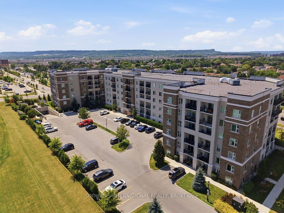 610 Farmstead Drive 126, Milton, ON L9T 8X5 – main photo