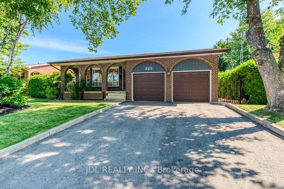 323 Warminster Drive S, Oakville, ON L6L 4N1 – main photo