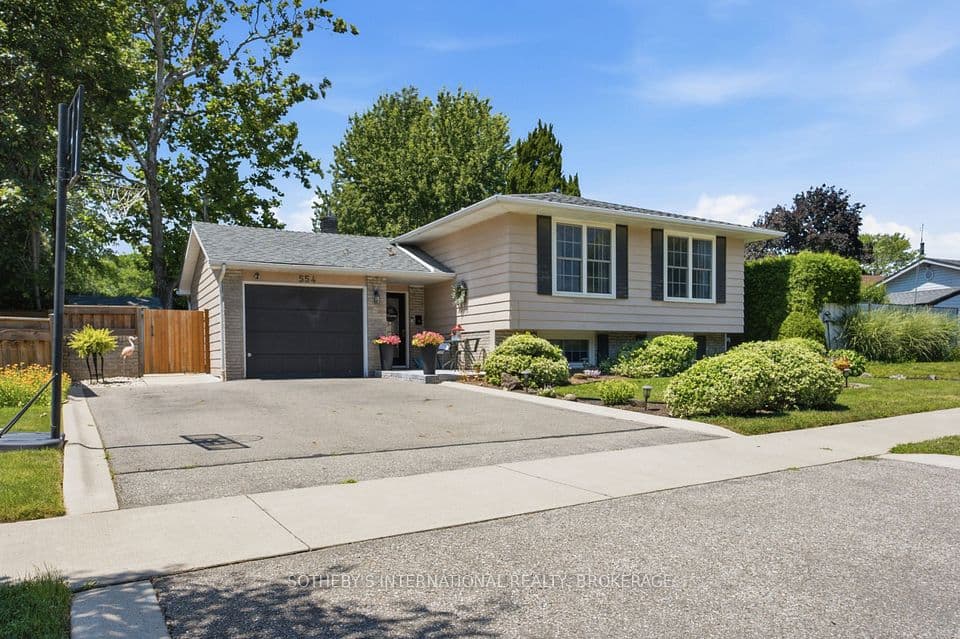 554 Chamberlain Road, Burlington, ON L7L 2V4 – main photo