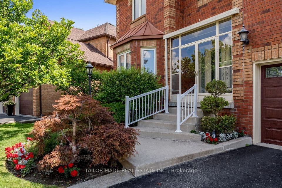 3 Stonegate Drive, Brampton, ON L6Z 3L7 – photo 2