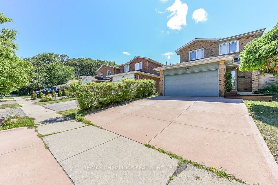 163 Simmons Boulevard, Brampton, ON L6V 3Y2 – photo 2