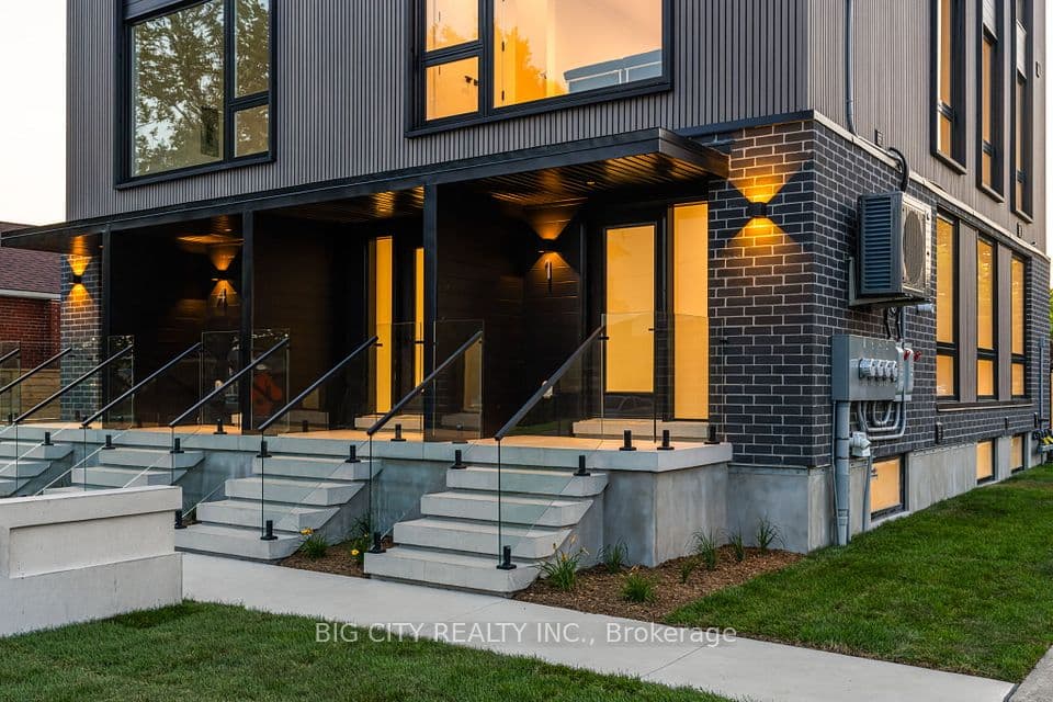 276 Lanor Avenue 1, Toronto, ON M8W 2P9 – photo 2