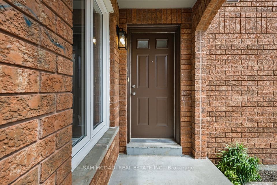 3847 Densbury Drive, Mississauga, ON L5N 6Z3 – photo 2