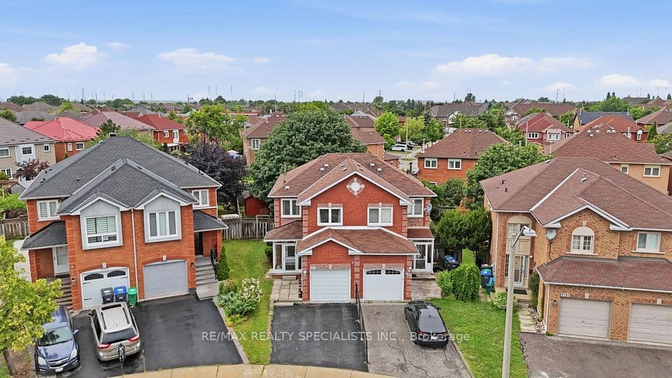 6803 Bansbridge Crescent, Mississauga, ON L5N 6T3 – photo 2