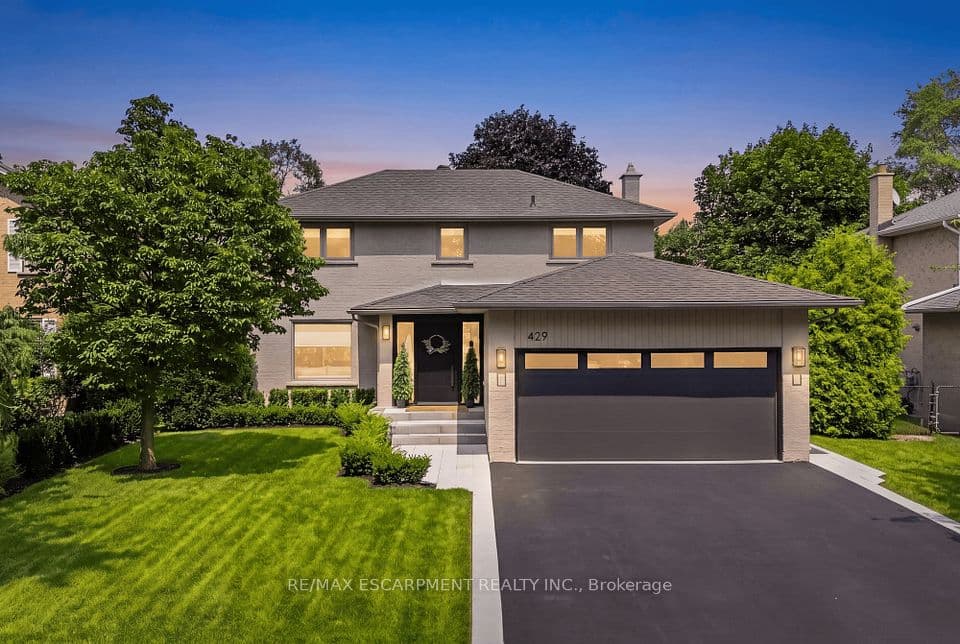429 CLAREMONT Crescent, Oakville, ON L6J 6J9 – main photo