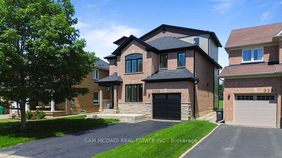 3252 Hunters Glen, Mississauga, ON L5N 8M3 – main photo