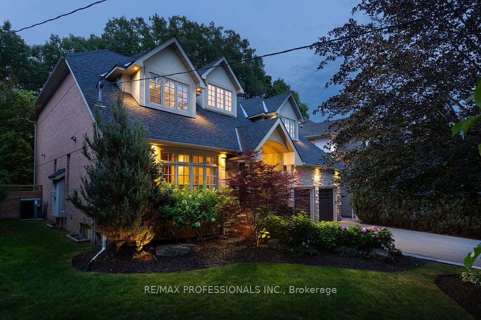 83 Wimbleton Road, Toronto, ON M9A 3S4 – main photo