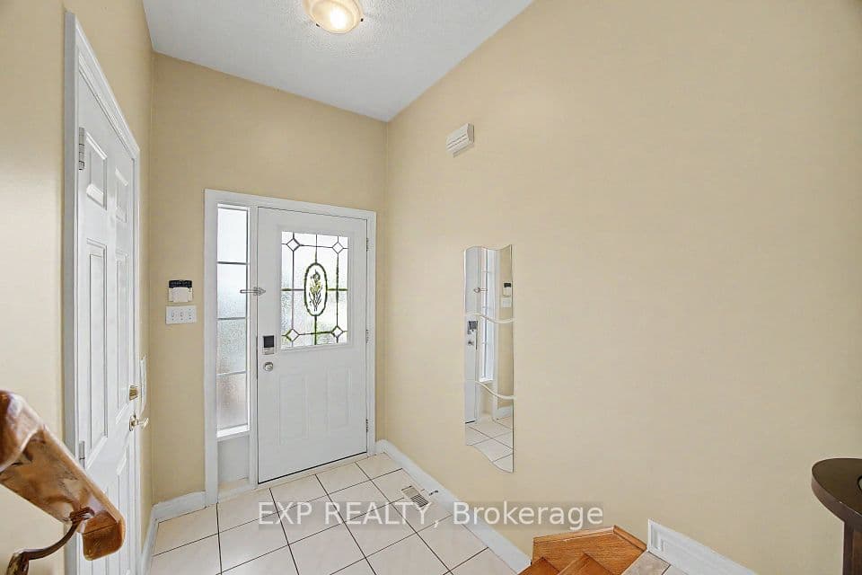 7269 Lantern Fly Hollow, Mississauga, ON L5W 1K2 – photo 3