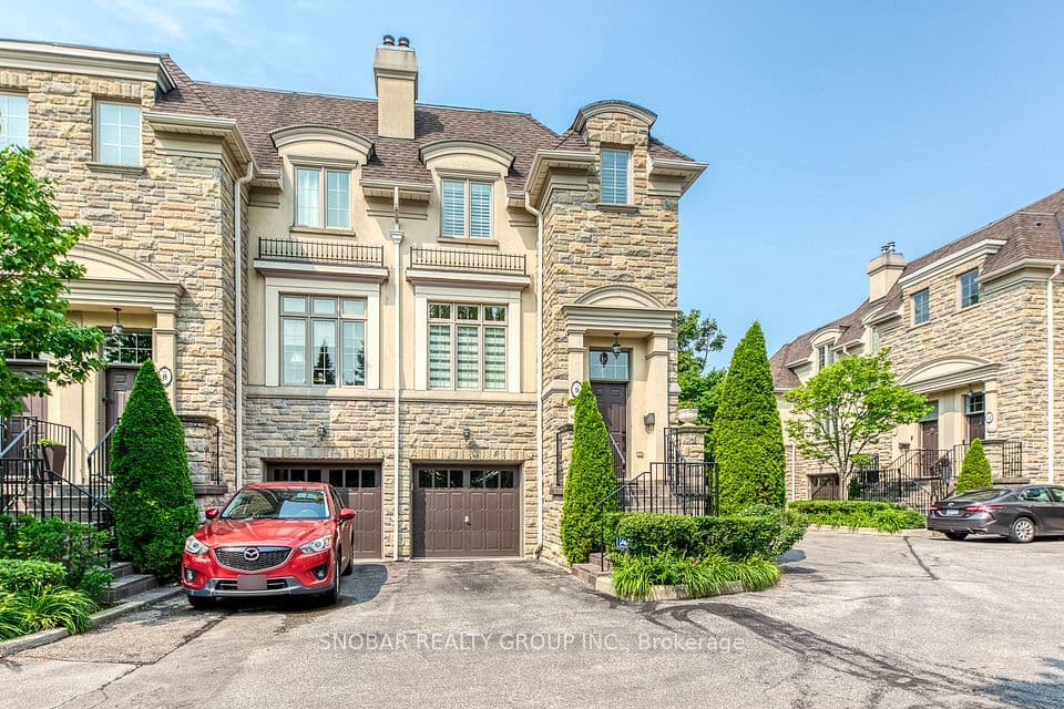 208 La Rose Avenue 9, Toronto, ON M9P 1B5 – photo 2