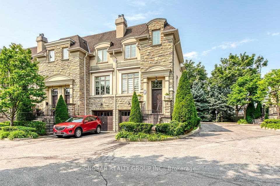208 La Rose Avenue 9, Toronto, ON M9P 1B5 – main photo