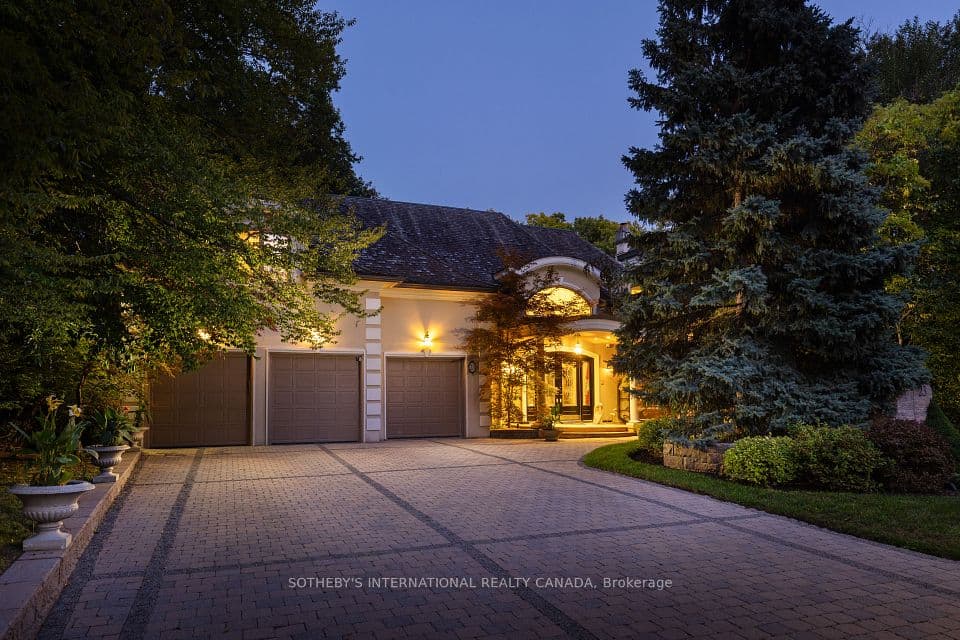 23 Edenbrook Hill, Toronto, ON M9A 3Z7 – photo 2