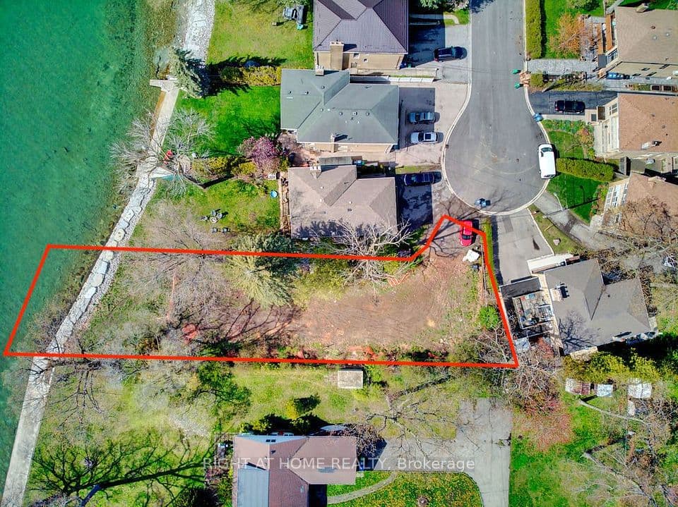 9 Carlis Place, Mississauga, ON L5G 1A8 – photo 2