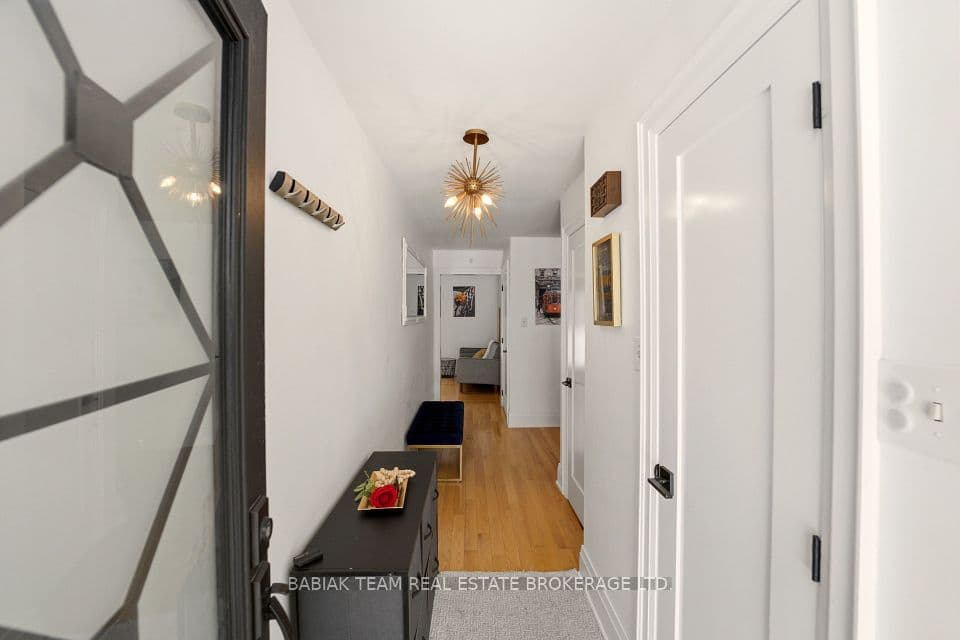 377 Karen Park Crescent W, Mississauga, ON L5A 3C8 – photo 3