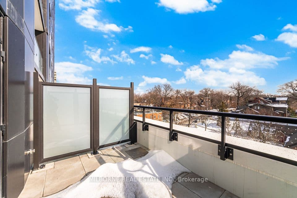 1660 Bloor Street W 510, Toronto, ON M6P 1A8 – main photo