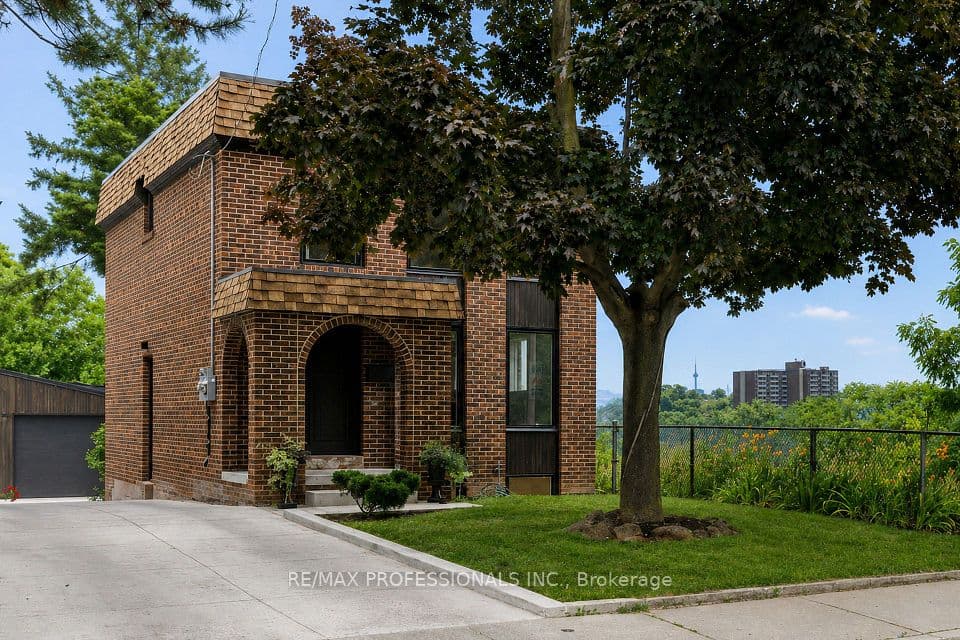 19 Arnold Avenue, Toronto, ON M6N 4M8 – main photo