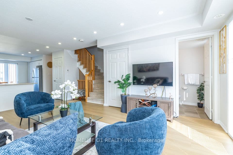 250 Sunny Meadow Boulevard, Brampton, ON L6R 3Y7 – photo 3