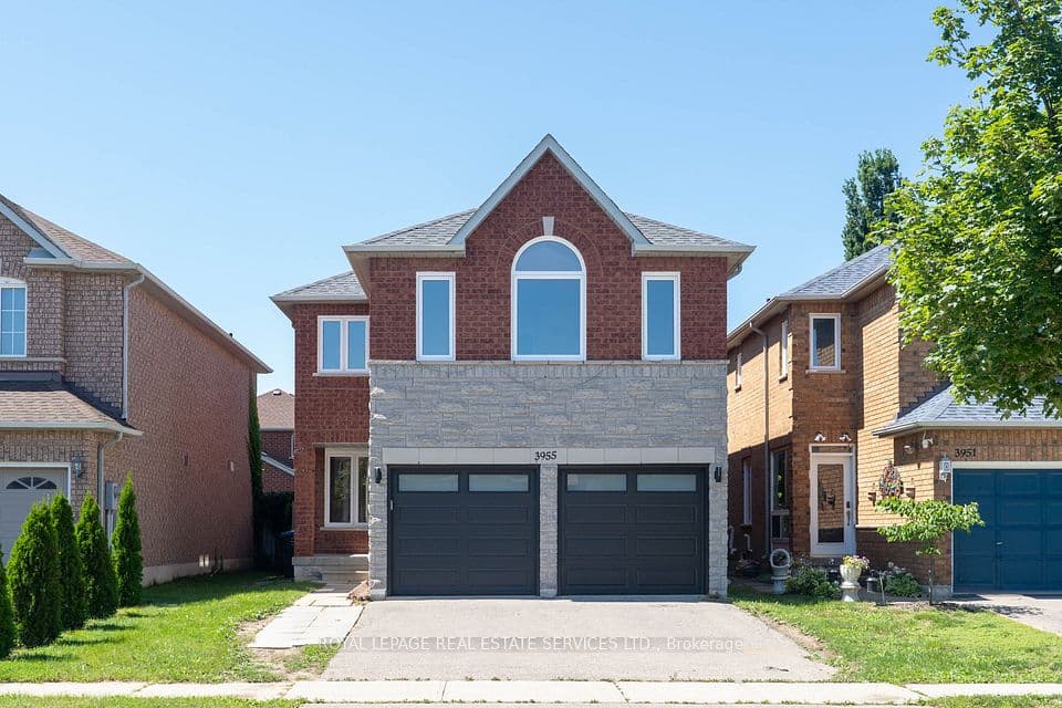 3955 Foxwood Avenue, Mississauga, ON L5N 7V4 – main photo