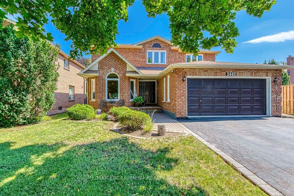 2442 Wynten Way, Oakville, ON L6J 7K9 – photo 2