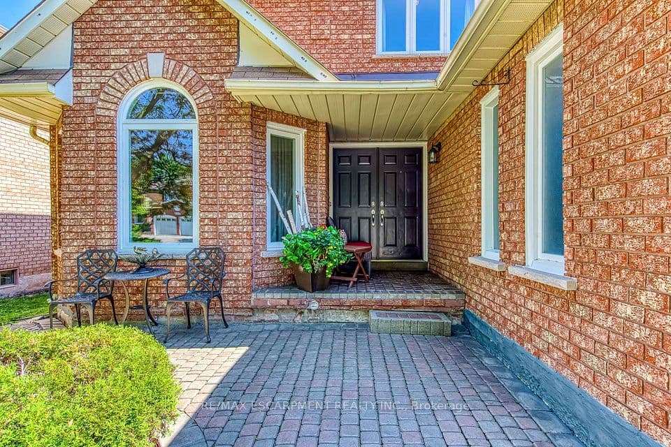 2442 Wynten Way, Oakville, ON L6J 7K9 – photo 3
