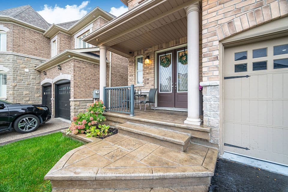 4 Ivor Crescent, Brampton, ON L7A 4L5 – photo 2