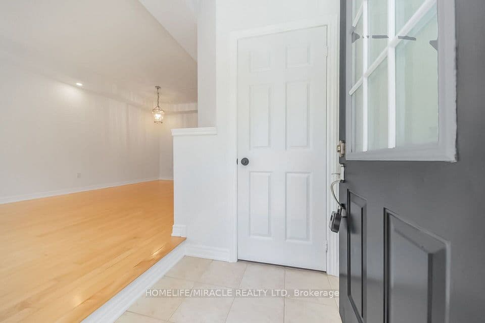 257 Gatwick Drive, Oakville, ON L6H 7K3 – photo 3