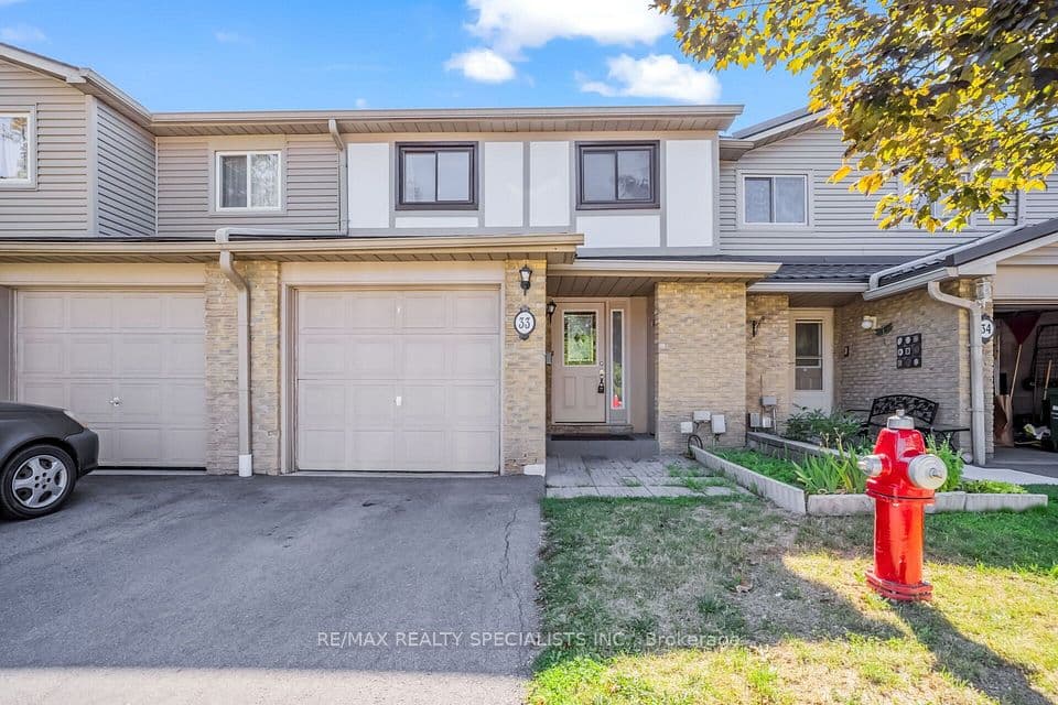 33 Greenwich Circle, Brampton, ON L6S 2E6 – main photo