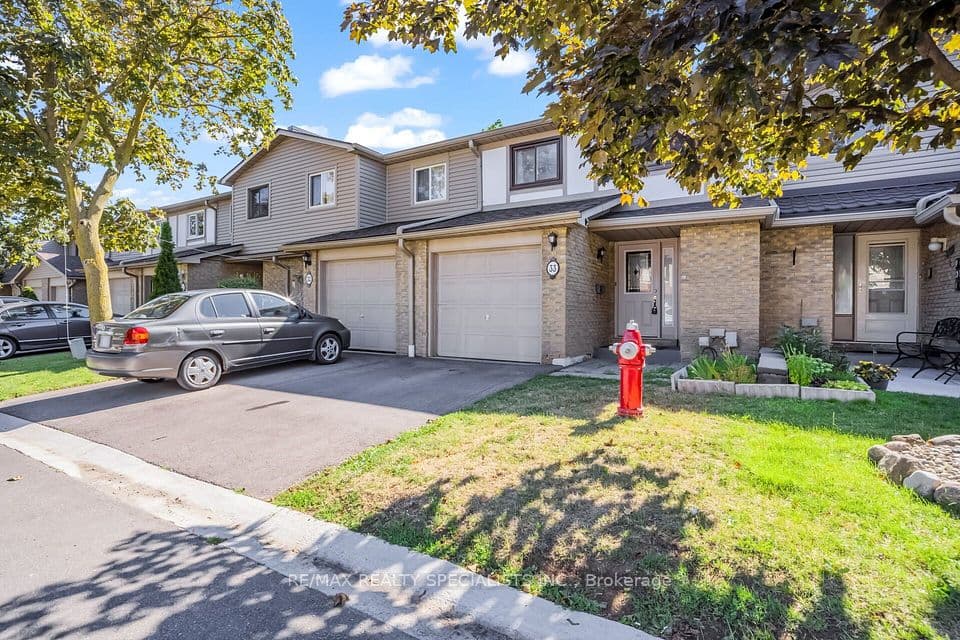 33 Greenwich Circle, Brampton, ON L6S 2E6 – photo 3