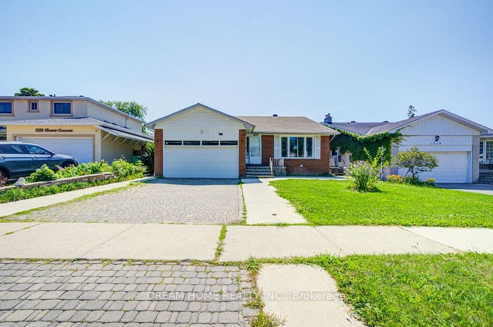 1323 Shamir Crescent, Mississauga, ON L5C 1L2 – main photo