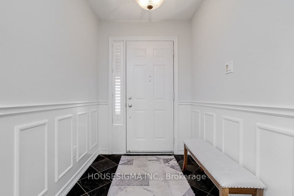 1475 Ravensmoor Crescent, Mississauga, ON L5M 3L4 – photo 3