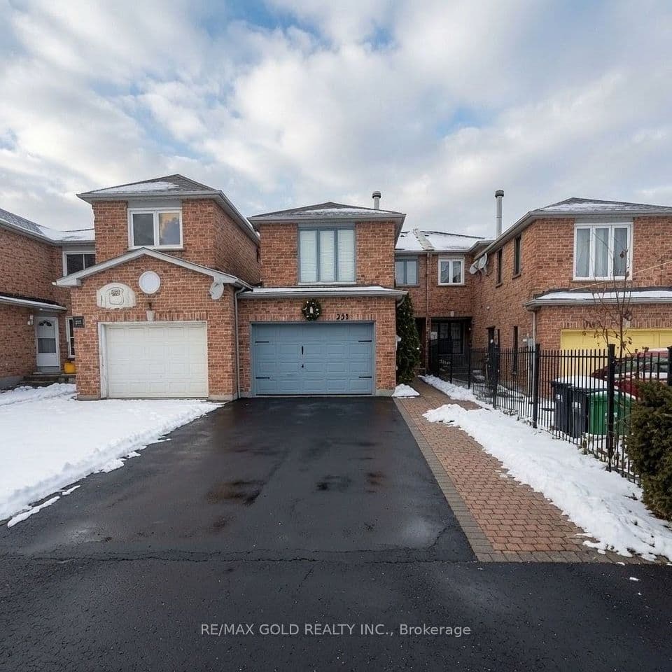 711 Ashprior Avenue, Mississauga, ON L5R 3N8 – main photo