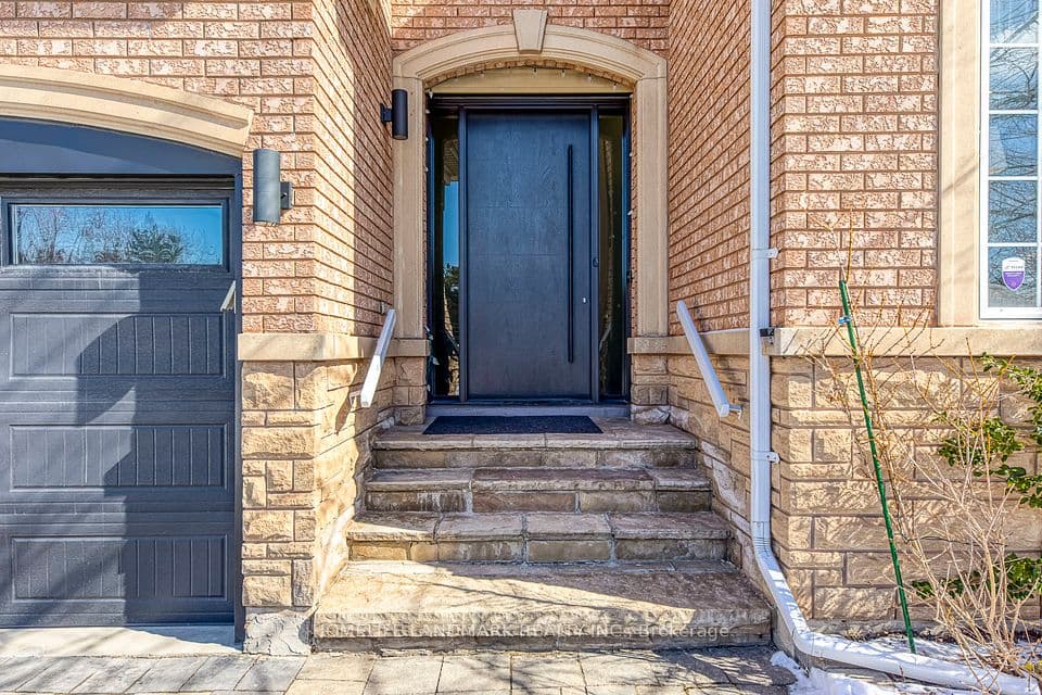 1516 Pinery Crescent, Oakville, ON L6H 7J9 – photo 2