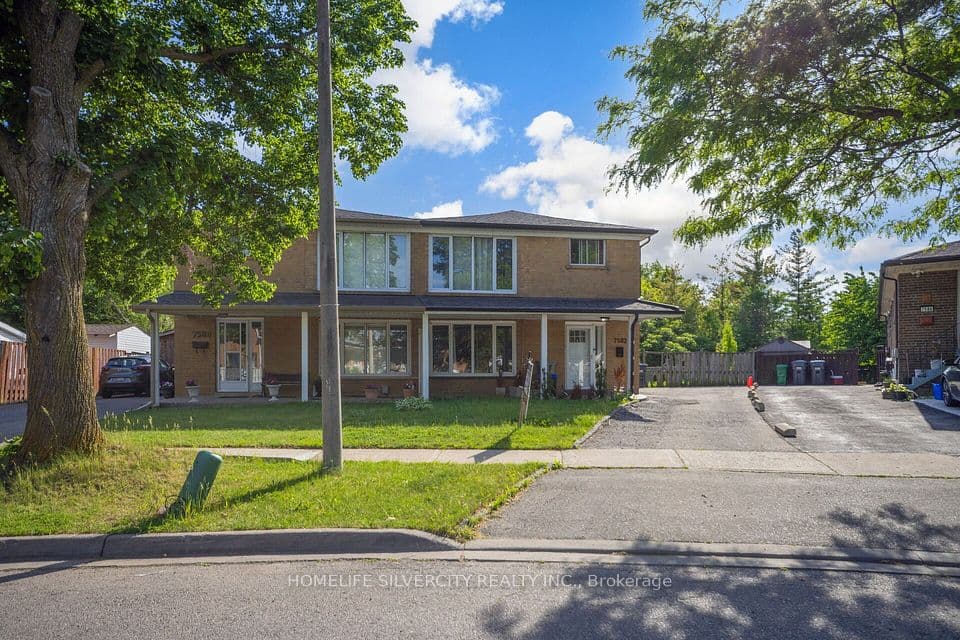 7582 Discus Crescent, Mississauga, ON L4T 2V3 – photo 2