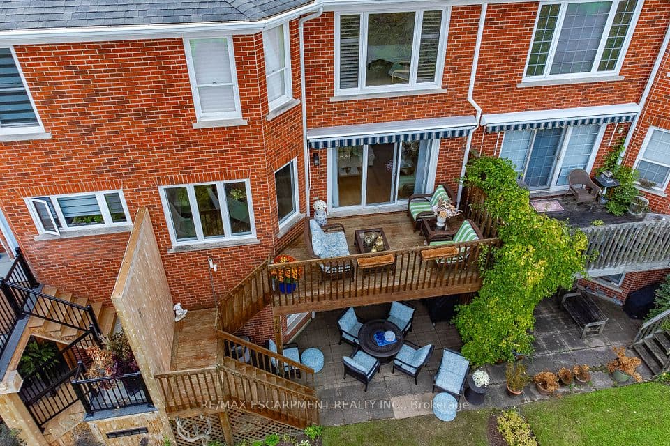 112 Fairwood Place W, Burlington, ON L7T 4B6 – photo 2