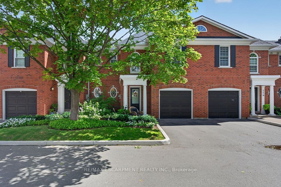 112 Fairwood Place W, Burlington, ON L7T 4B6 – main photo