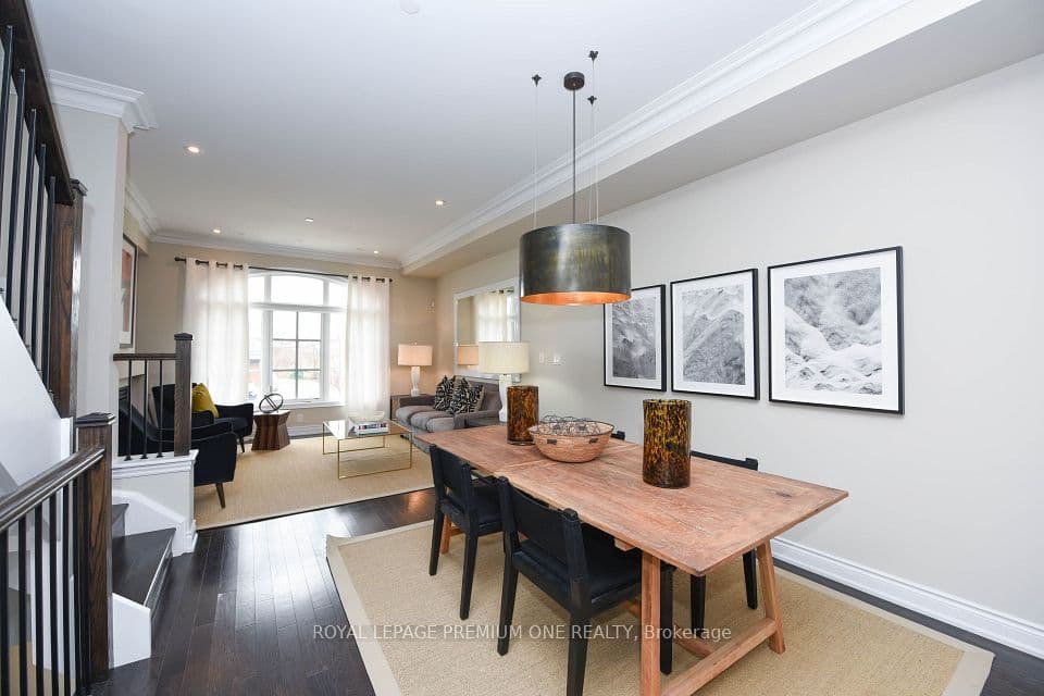 6A ACORN Avenue, Toronto, ON M9B 0B7 – main photo